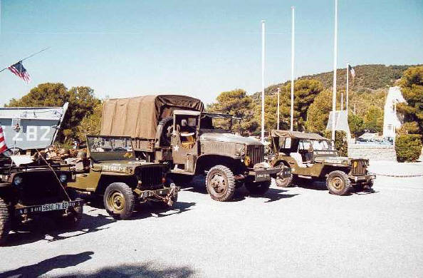 C�t� militaire...