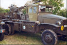 GMC CCKW-353 portant un canon de 40mm Bofors. Normandie, juin 99  (90k - cliquez pour une vue plein cran)